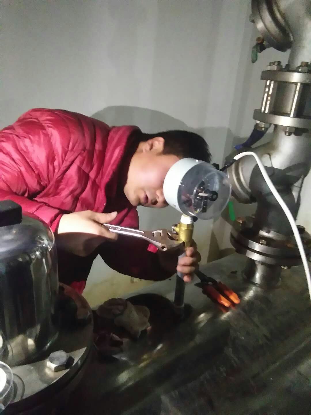 變頻控制柜調(diào)試現(xiàn)場 變頻控制柜調(diào)試現(xiàn)場