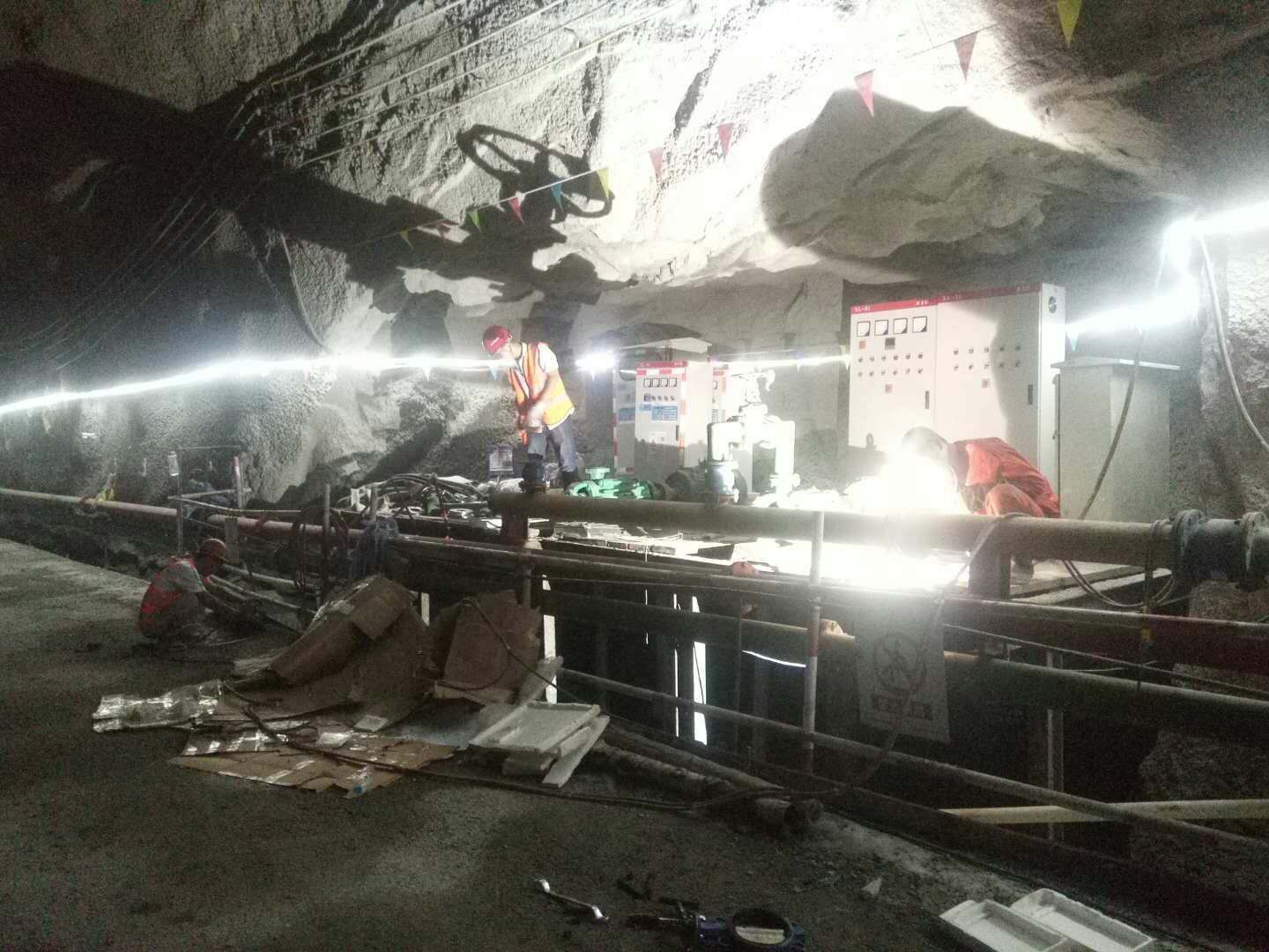 供排水設(shè)備抵達(dá)施工現(xiàn)場 供排水設(shè)備抵達(dá)施工現(xiàn)場